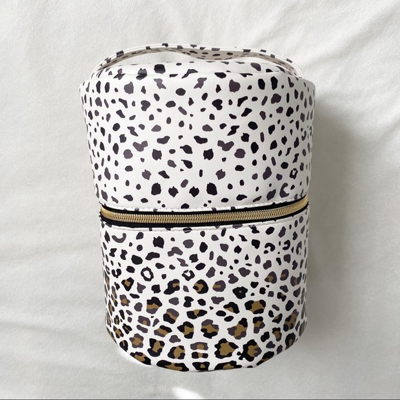 YOUNG LIVING leopard oil diffuser travel case